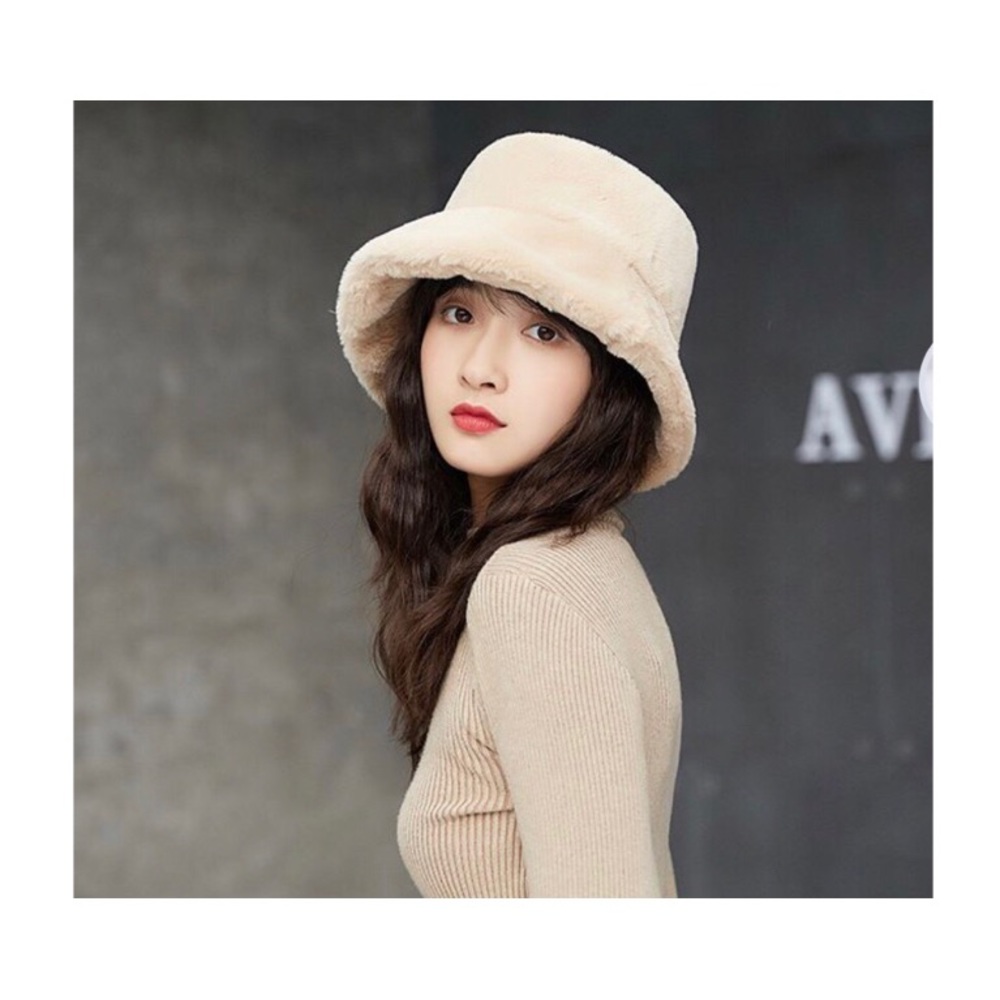 BEIGE PLAIN CHENILLE BUCKET HAT